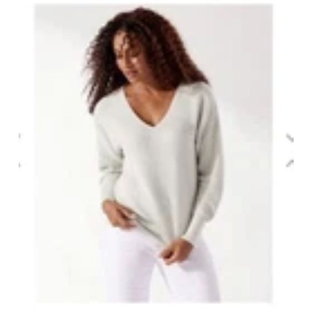 Tommy Bahama XL Women's V-Neck Ribbed Bonito Sequined Sweater Top Gray